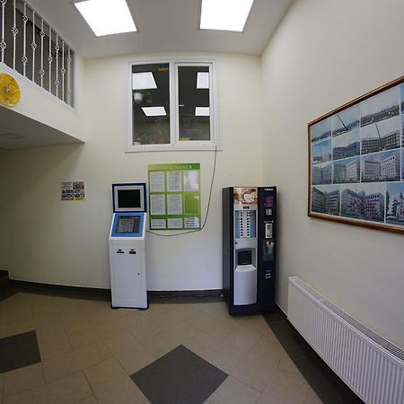 54A Tselinogradskaia Str At Alekseevka Underground Charkiv Esterno foto