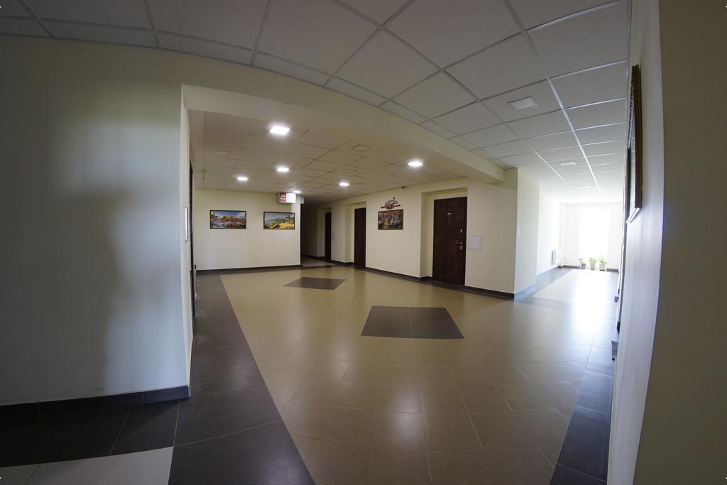 54A Tselinogradskaia Str At Alekseevka Underground Charkiv Esterno foto